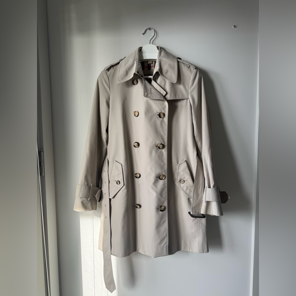 Burberry Light Beige Trench Coat with Signature Check Lining